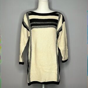 CHAPS LARGE CREAM AND BLACK CREW NECK SWEATER